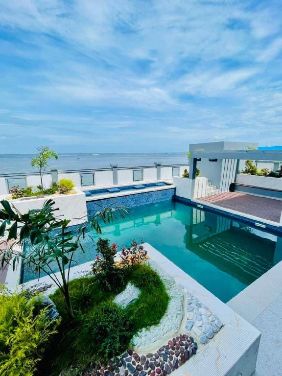 EMAVEL BEACH RESORT Hotel in La Union