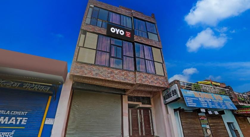 SPOT ON by OYO Hotel Sun City Hotel in Uttar Pradesh