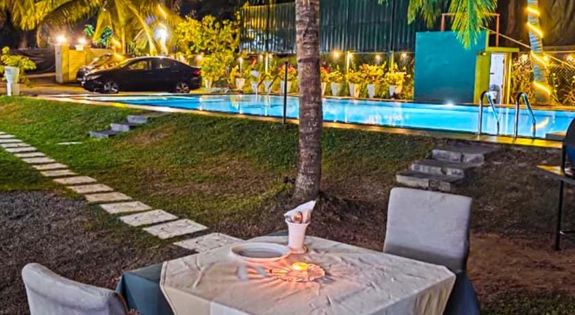 Lake View Resort by Tropicube Bed and Breakfast in Negombo