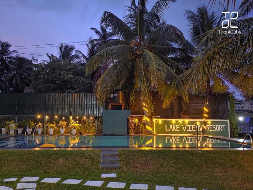 Lake View Resort by Tropicube Bed and Breakfast in Negombo