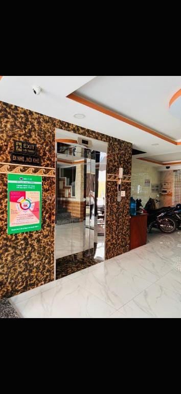 KHÁCH SẠN HOÀNG TRIỀU(皇朝商务会所)Tp.Mới-Bình Dương Hotel in Ho Chi Minh City