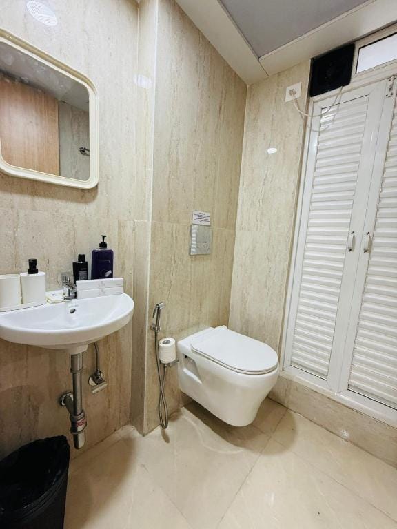 1BHK Apart In Parel Near Tata memorial hospital Hotel in Mumbai