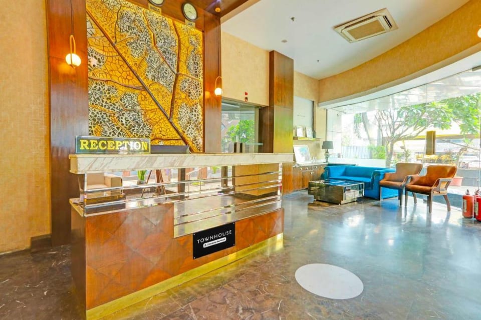 Townhouse Sitabuldi Railway Station Hotel in Maharashtra
