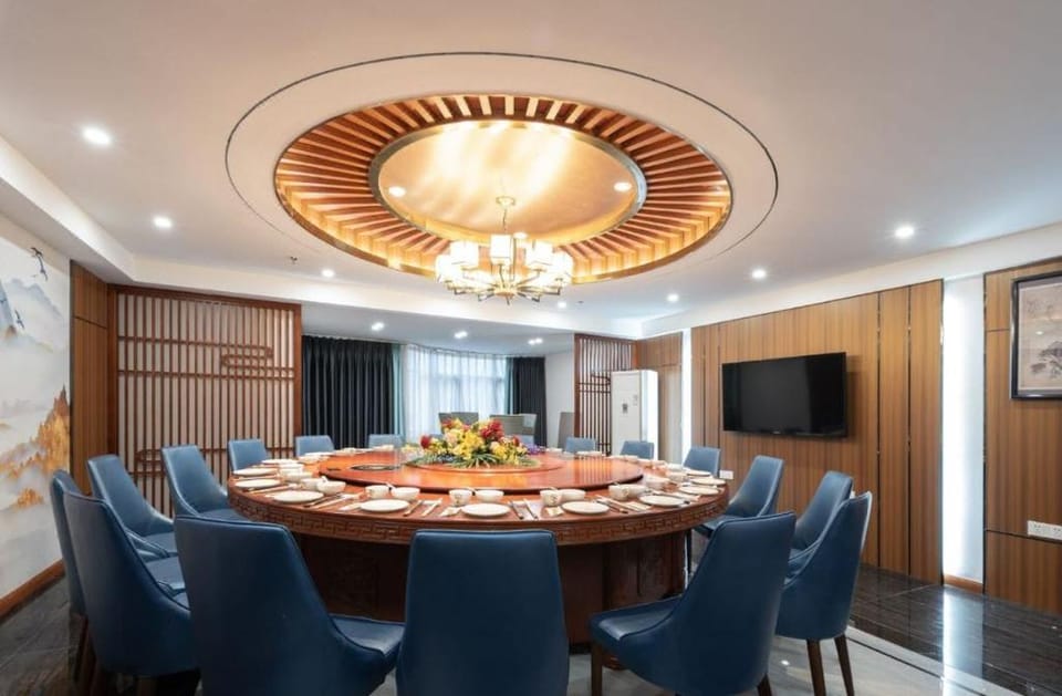 Fanhua Yuejing Hotel - Bantian North Subway Station, Shenzhen Hotel in Shenzhen