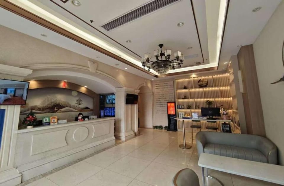 Fanhua Yuejing Hotel - Bantian North Subway Station, Shenzhen Hotel in Shenzhen