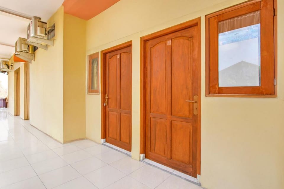 OYO 94683 Oteng Stay Hotel in Indonesia