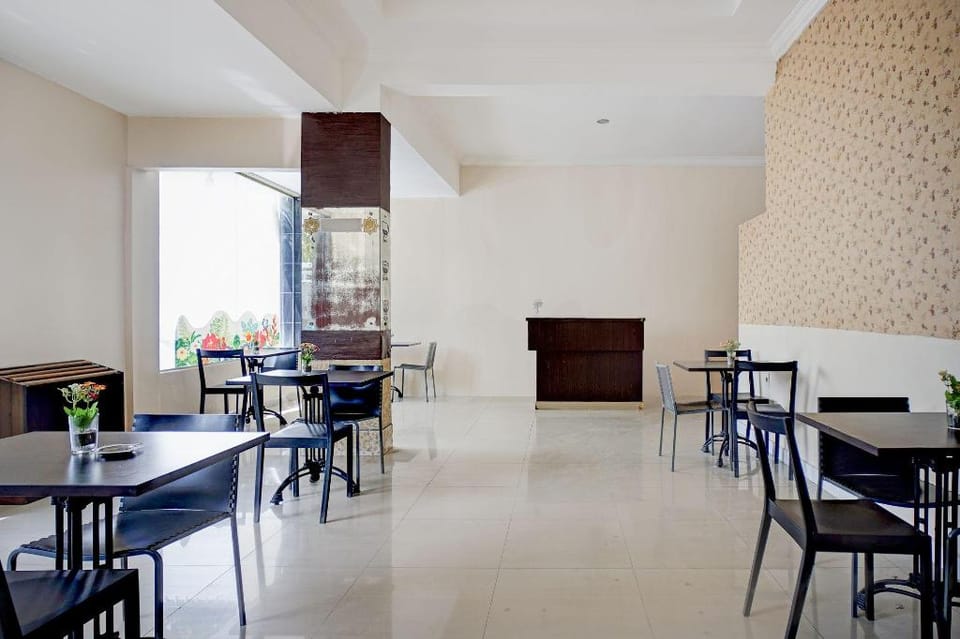 OYO 94751 Hotel Labuhan Raya Hotel in Indonesia