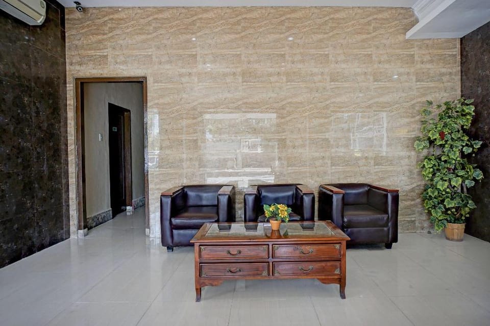 OYO 94751 Hotel Labuhan Raya Hotel in Indonesia