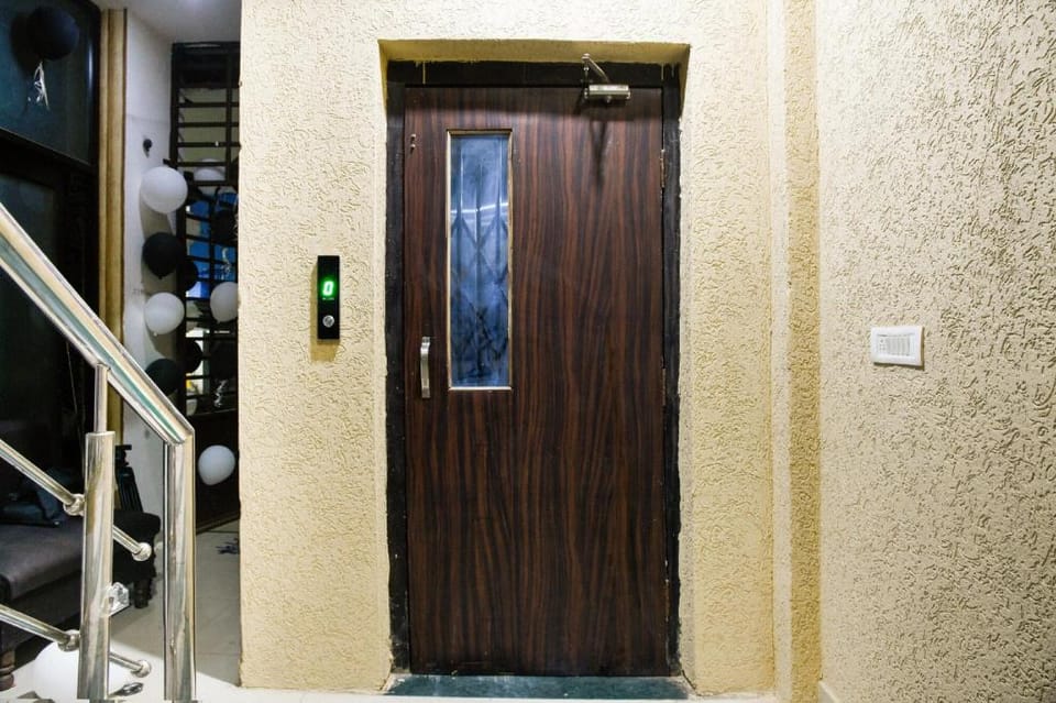 Super Hotel O StayCraft Hotel in India