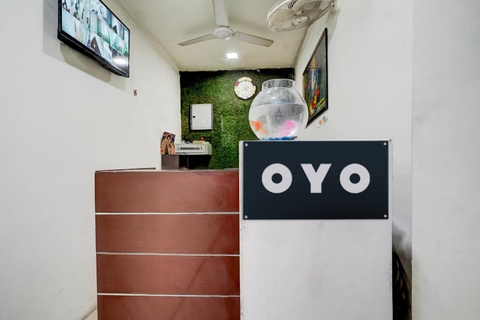 OYO 821180 HOTEL SNOW VALLEY Hotel in Delhi