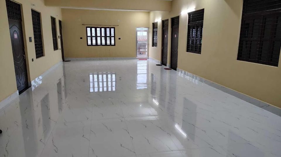 SPOT ON by OYO HOTEL RK PALACE Hotel in Uttar Pradesh