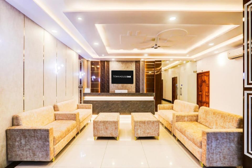 Townhouse OAK R R Palace Hotel in Varanasi