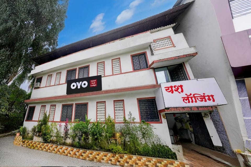 Hotel O Yash Lodging Hotel in Thane