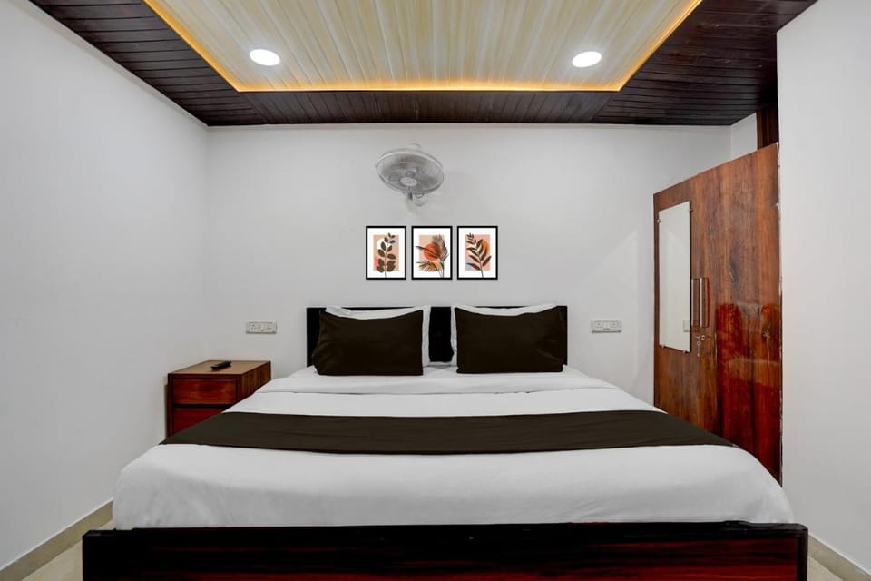 Hotel O Yatra Inn Hotel in Noida