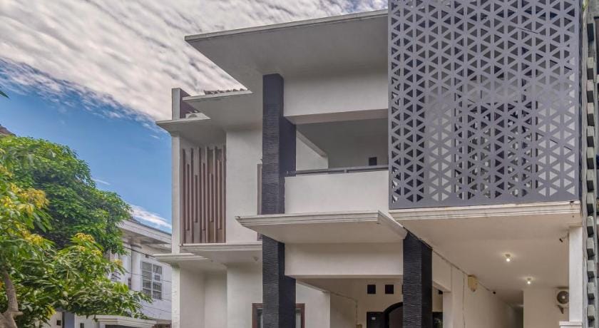 Shini Guest House Bed and Breakfast in East Java