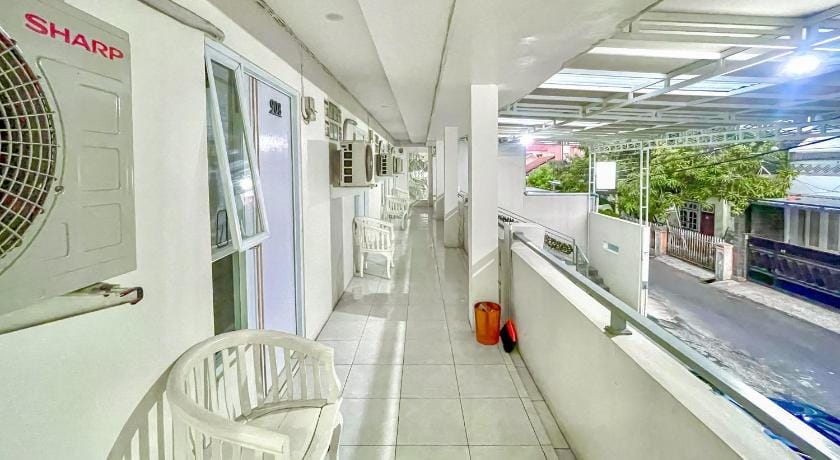 Urbanview Syariah Oemah Isun Homestay Cirebon by RedDoorz Hotel in West Java