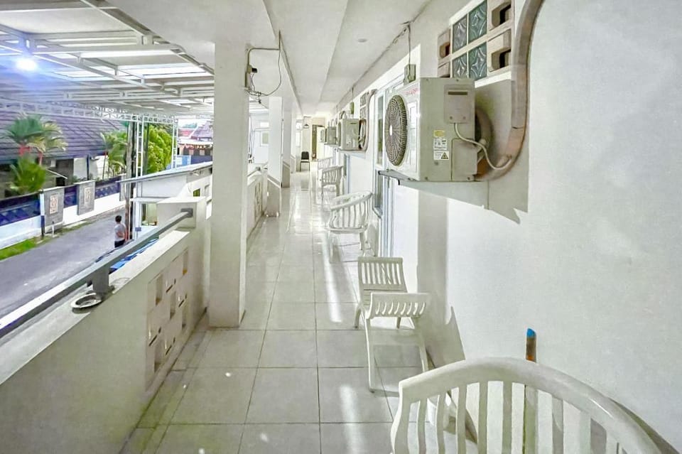 Urbanview Syariah Oemah Isun Homestay Cirebon by RedDoorz Hotel in West Java