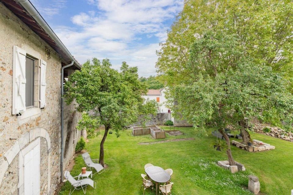 Le Repos du Poète Hotel in Occitanie