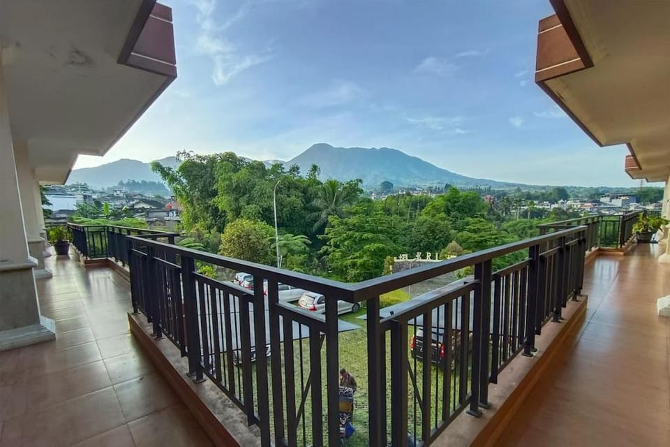 Ken Hotel by Tripletree Hotel in Cisarua