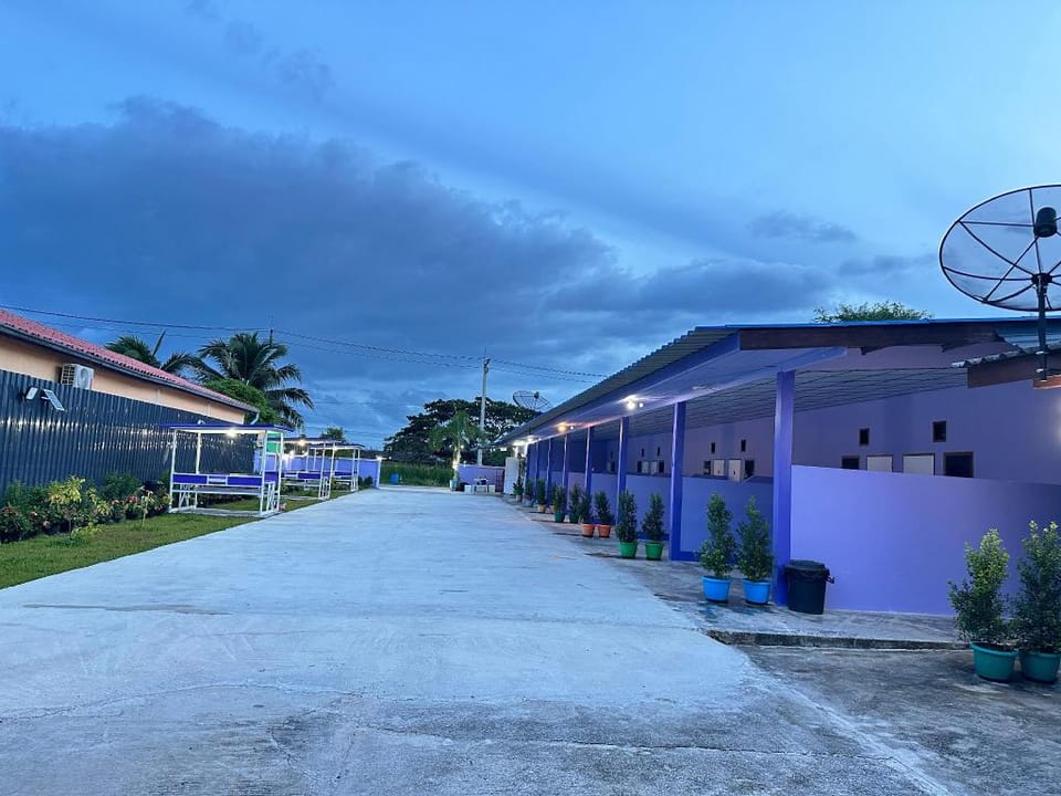 ณิราวรรณ รีสอร์ท Resort in Prachuap Khiri Khan, Thailand