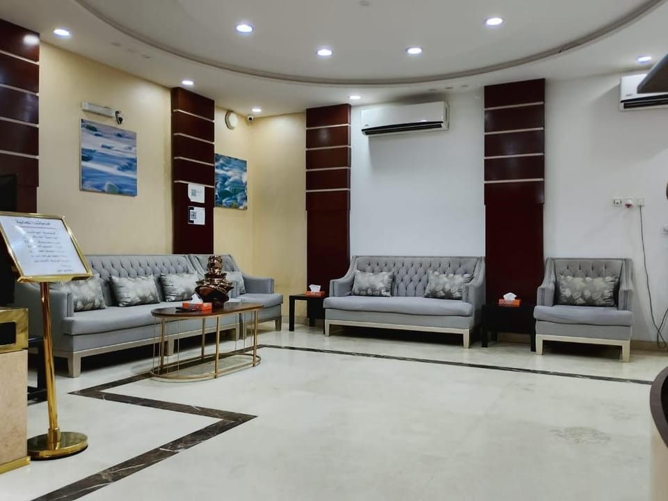 سحاب لبن للشقق المخدومة Apartment hotel in Riyadh
