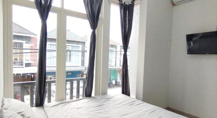 Golden Rose Homestay Surabaya Hotel in East Java