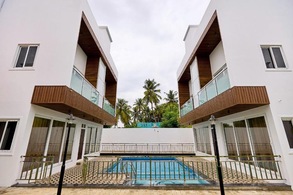 ASJ Holiday Villa Hotel in Puducherry