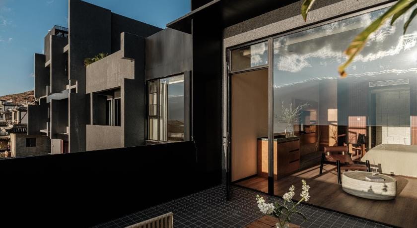 Yunnan Hills&Harmony Retreat Dali Erhai Hotel in China