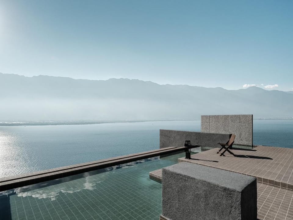 Yunnan Hills&Harmony Retreat Dali Erhai Hotel in China