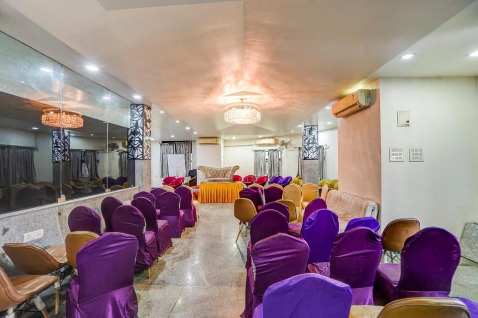 Townhouse Central Avenue Formerly Star Residency Hotel in Maharashtra