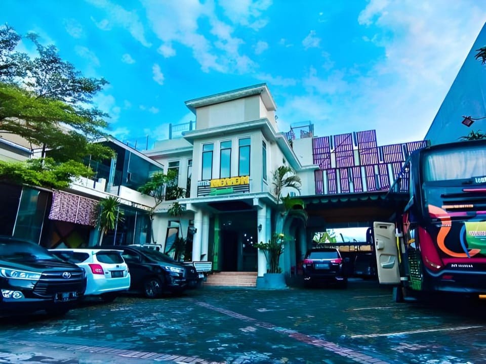 Novon Family Hotel by Tripletree Hotel in East Java