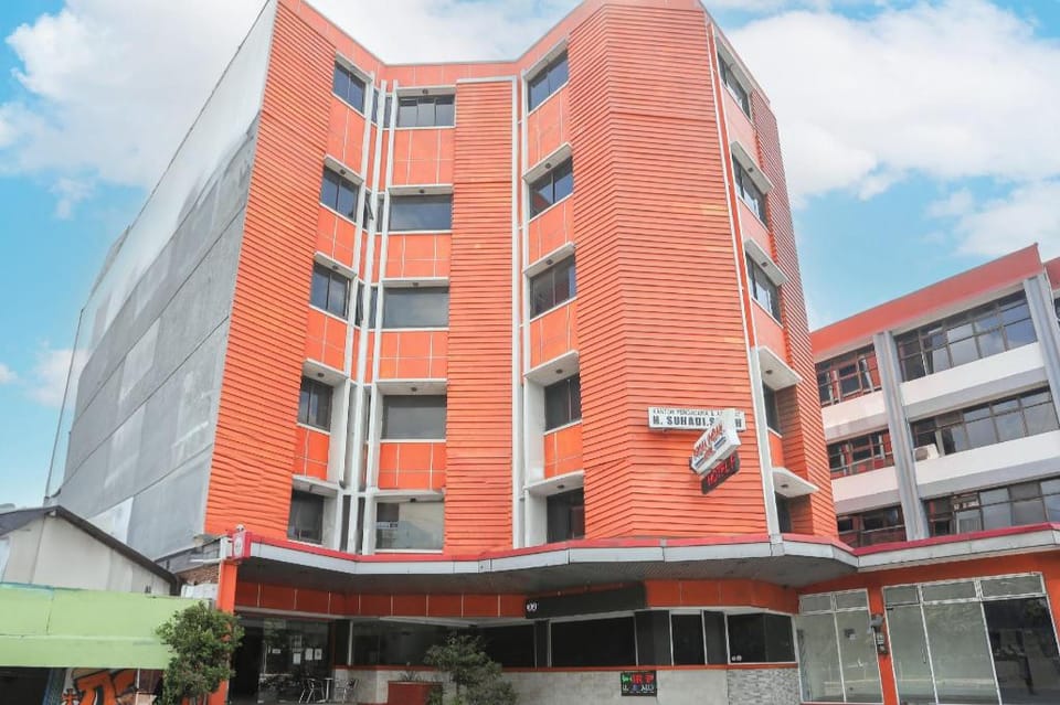 Dancenter J&b Gunung Sahari Hotel in Jakarta