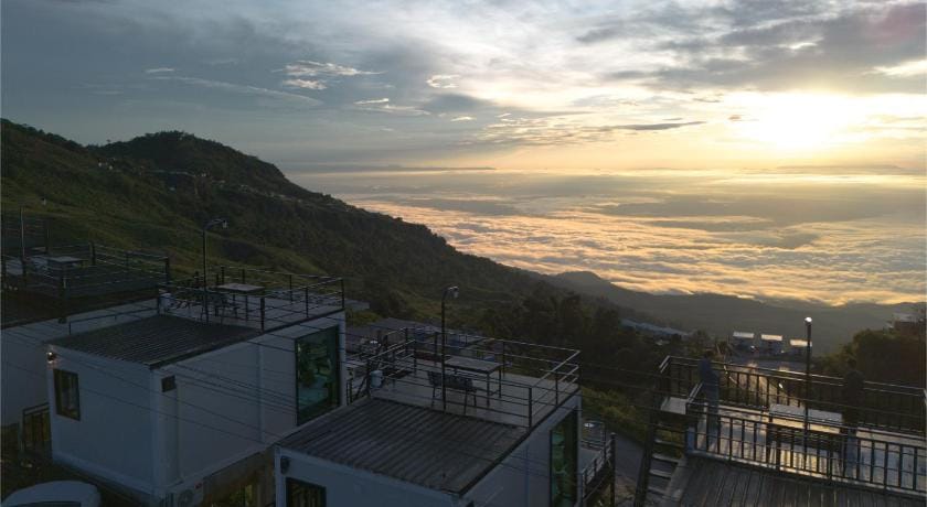 น่านฟ้า ธาราหมอก ภูทับเบิก Resort in Laos