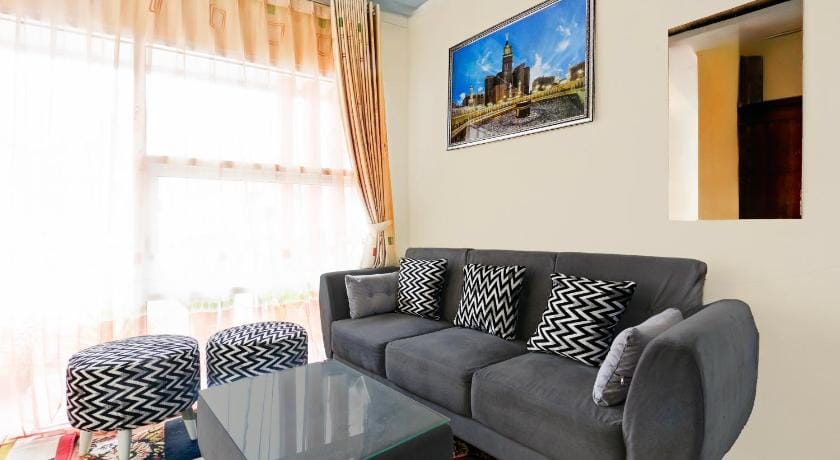 OYO 94702 Putra Family Homestay Sikunir Hotel in Indonesia
