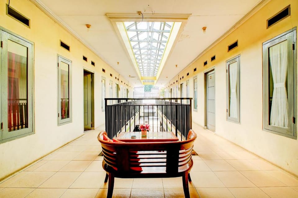 OYO 94716 Hartini Residence Syariah Hotel in West Java