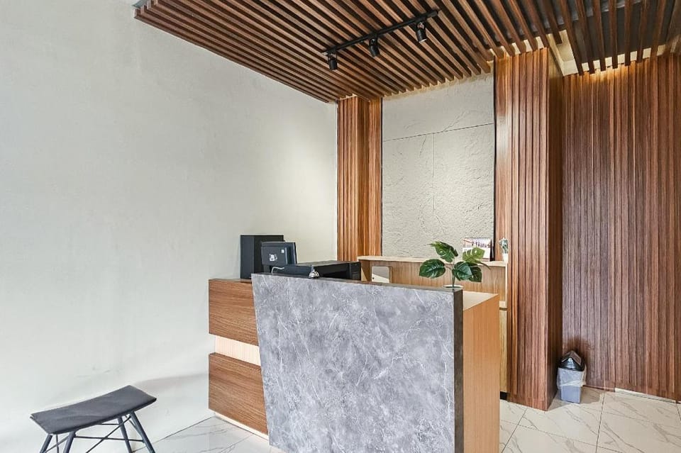 Urbanview Hotel Vara Stay @ Soekarno Hatta Bandung by RedDoorz Hotel in Bandung