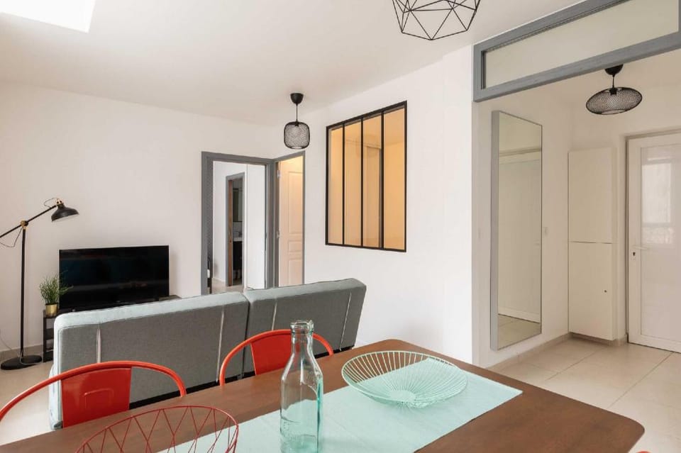 Modern apartment - 2BR-6P- Charpennes Apartment in Villeurbanne