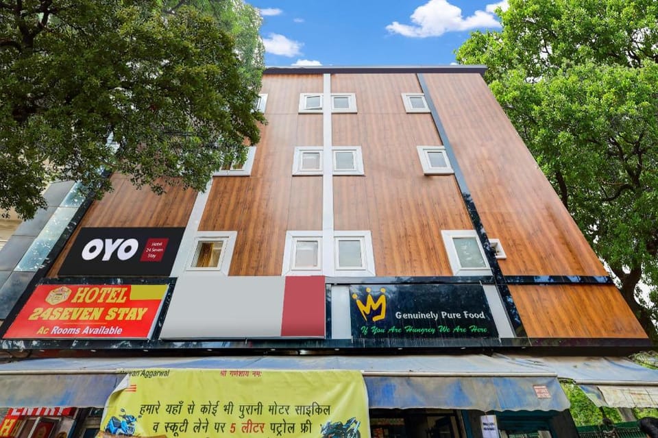Super Hotel O 24 Seven Stay Hotel in Delhi