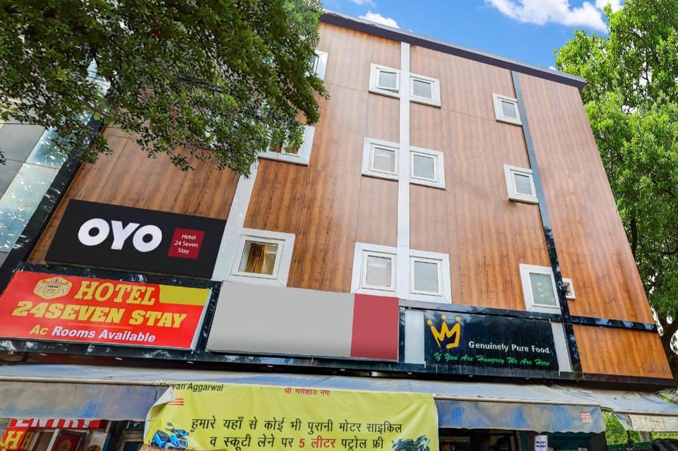 Super Hotel O 24 Seven Stay Hotel in Delhi