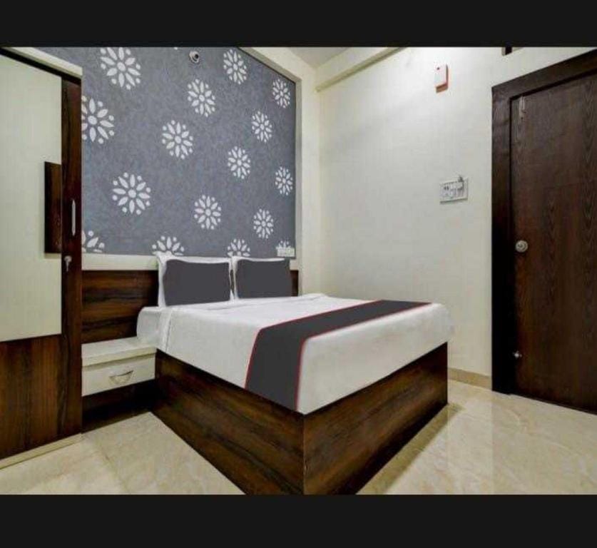 POP 83878H Hotel Jaishvi Hotel in India