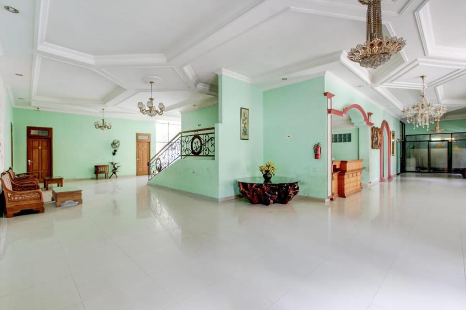 Hotel O Solo near RS JIH Solo formerly Azifa Inn Hotel in Special Region of Yogyakarta