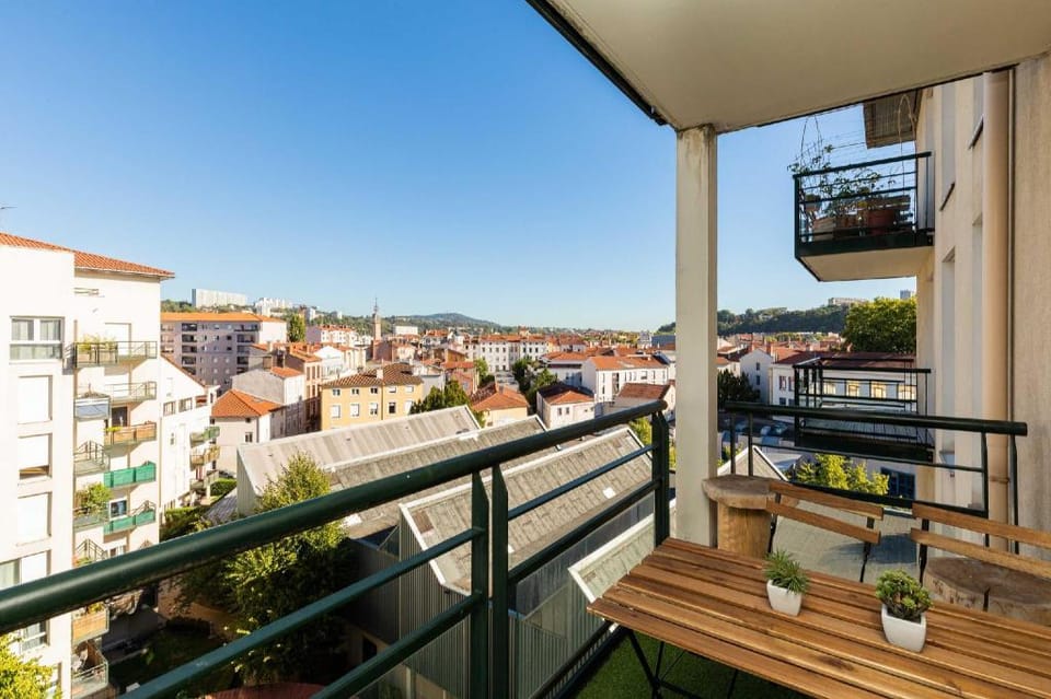Charming flat -2BR- 4P- Vaise district Hotel in Lyon