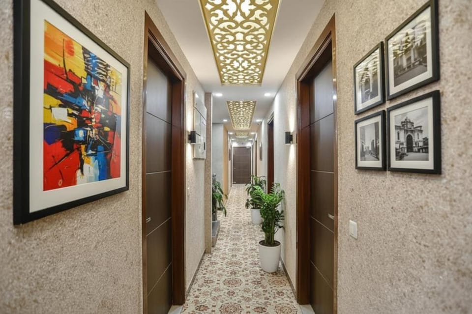 FabHotel Signature Inn I Hotel in Noida