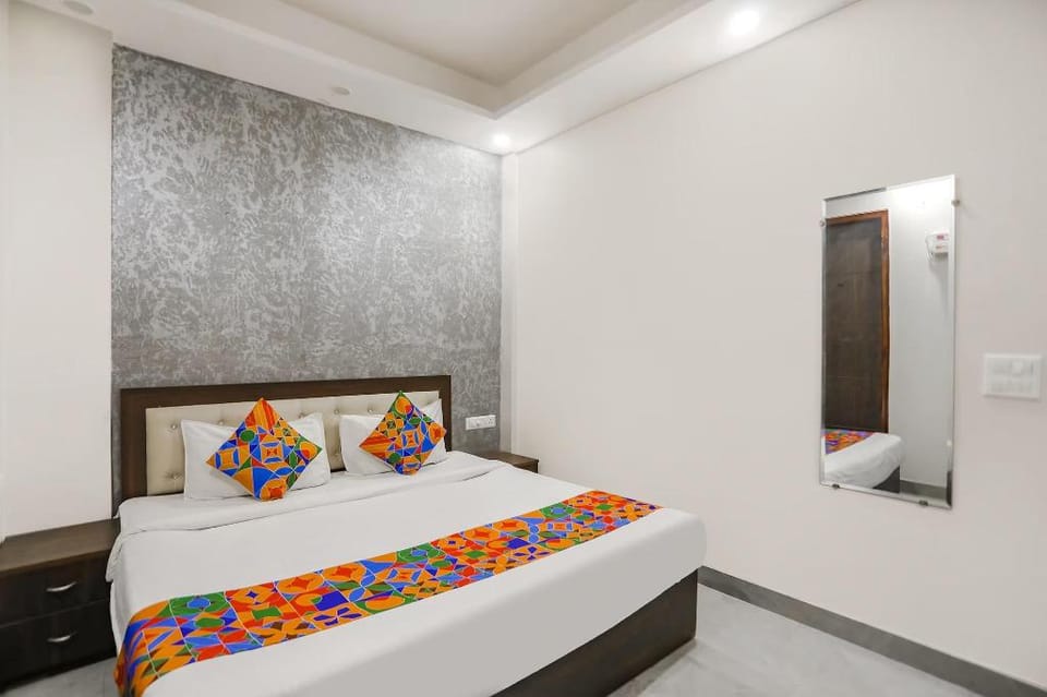 FabHotel Signature Inn I Hotel in Noida