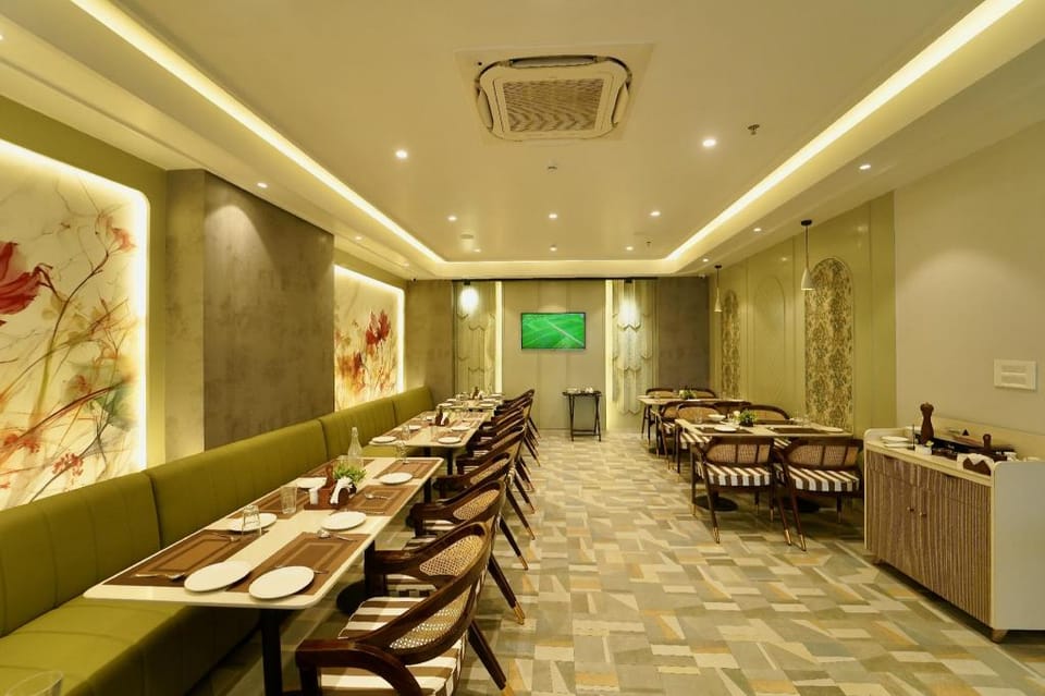Hotel Homansh by Goldsum Hotel in Lucknow