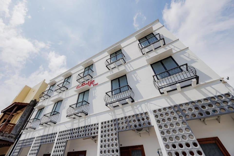 Urbanview TeBeYe Syariah UNS Solo Hotel in Indonesia