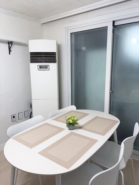 Selene Hapjeong (woman only share house) *홍대근접* Hotel in Seoul
