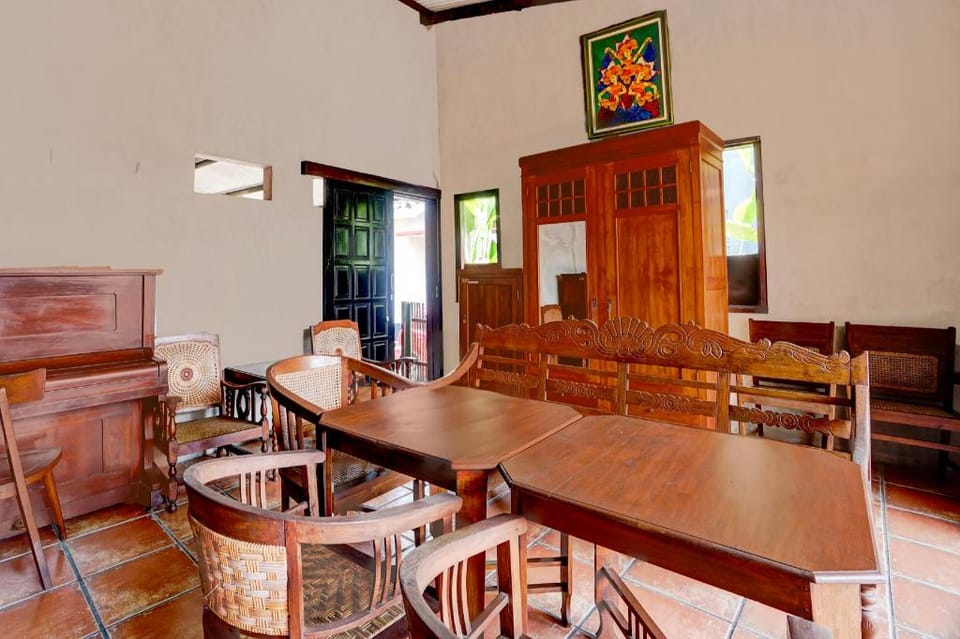 OYO 94767 Griya Djati Syariah 1 Hotel in East Java