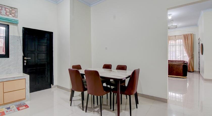 OYO 94758 Kamila House Hotel in West Sumatra, Indonesia