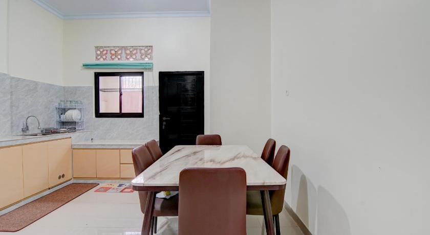 OYO 94758 Kamila House Hotel in West Sumatra, Indonesia